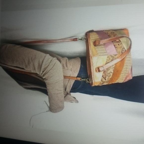 FOSSIL PATCHWORK LEATHER PURSE - Picture 8 of 17